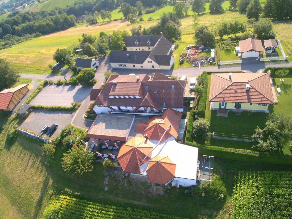 Pension Restaurant Rosenberg Jennersdorf Exteriör bild