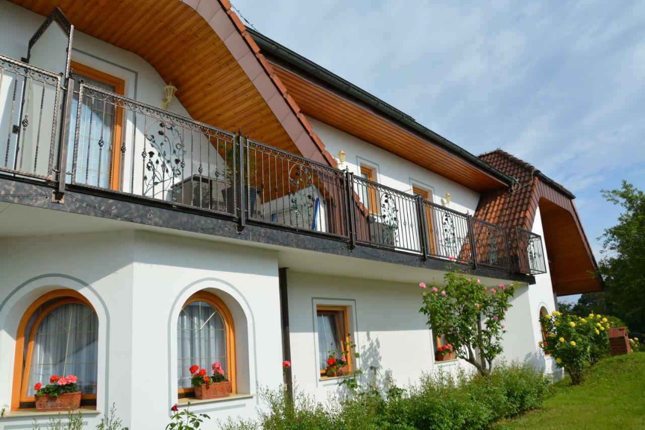 Pension Restaurant Rosenberg Jennersdorf Exteriör bild